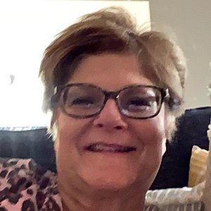 Meet your Posher, Debbie